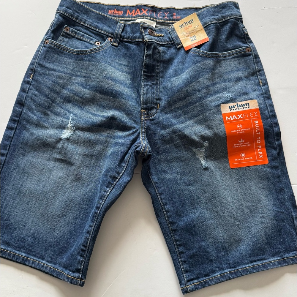 Urban pipeline 30 slim max flex distressed shorts